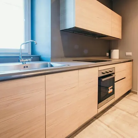 Apartment Meda - Lakeside Leisure & Business