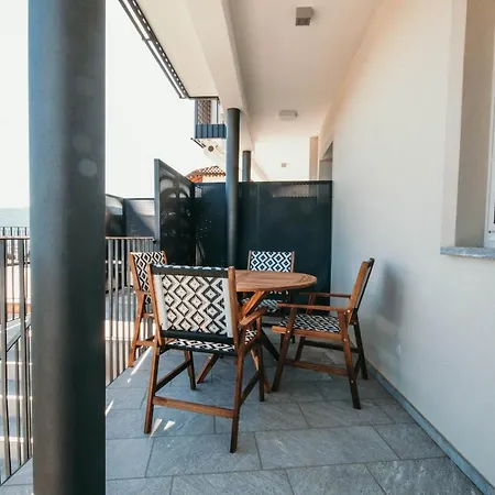 Meda - Lakeside Leisure & Business Apartment