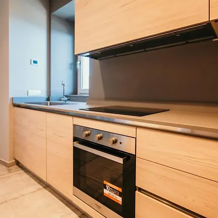 Apartment Meda - Lakeside Leisure & Business