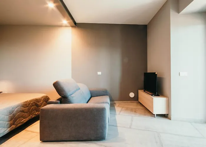 Meda - Lakeside Leisure & Business Apartament *