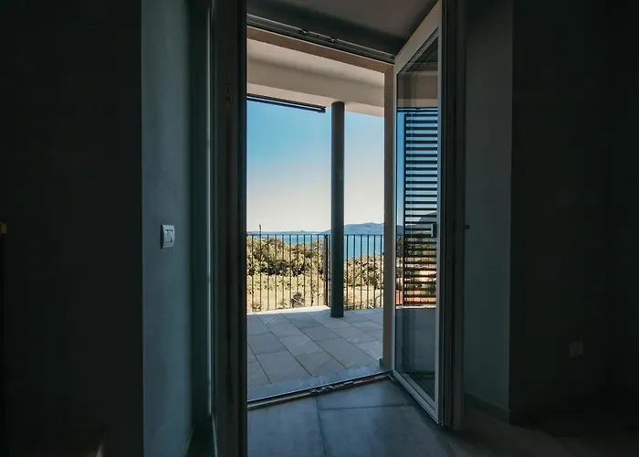 Meda - Lakeside Leisure & Business